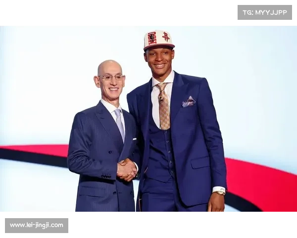 续约 1.22 亿!小贾巴里 - 史密斯成 22 届唯一 2500+1500 里程碑球员